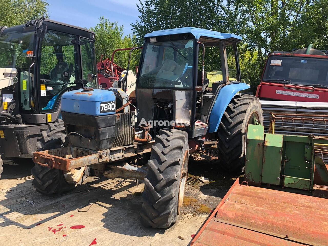 Ford 7840 FOR PARTS tractor viñedo para piezas