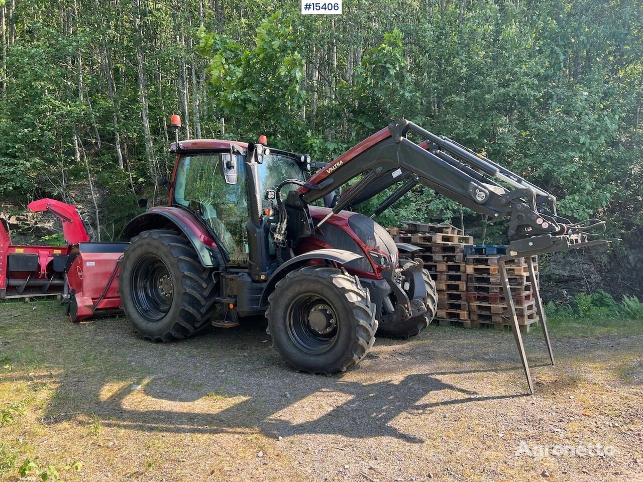 Valtra N104 w/ front loader tractor de ruedas